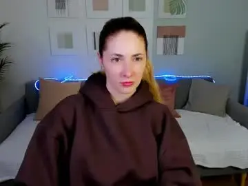 Sensitiveheartt  live sex cam