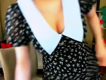 Sensitiveheartt  live sex cam