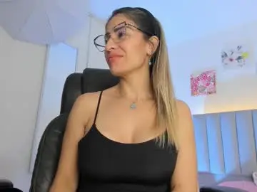 Zulay_moon  live sex cam