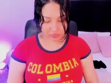 Dullce77  live sex cam