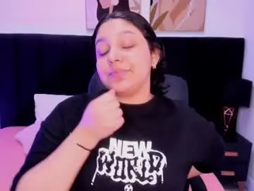 Dullce77  live sex cam