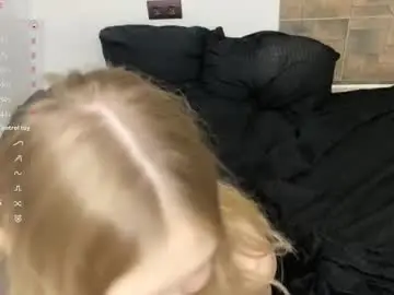 Kristiancommes  live sex cam