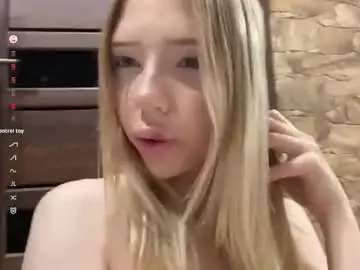 Kristiancommes  live sex cam