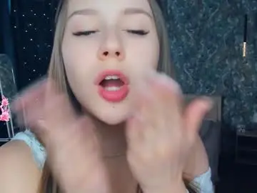 Minditrelles  live sex cam