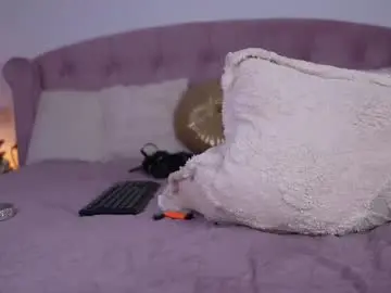 Bella_blonda  live sex cam