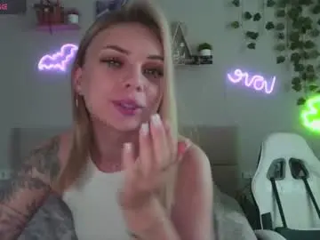 Candy_rass  live sex cam