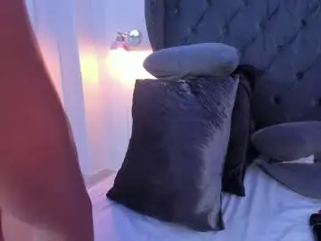 Emiliee_xx  live sex cam