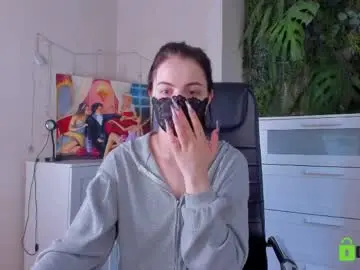 Milro12  live sex cam