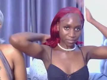 Nessie30  live sex cam