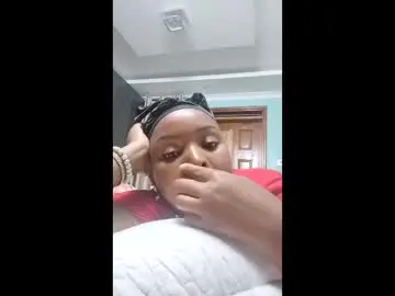 Vannencia  live sex cam