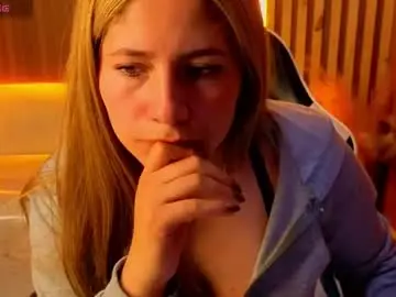 Aratna_blonde_tx  live sex cam