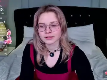 Chloewells  live sex cam