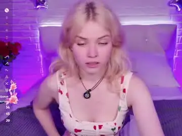 Chloewells  live sex cam
