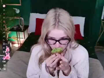 Chloewells  live sex cam