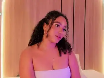 Cloe_25  live sex cam