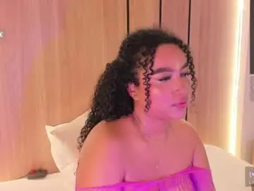 Cloe_25  live sex cam