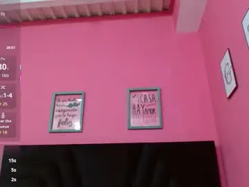 Daddysneakinme  live sex cam