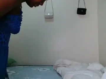 Essypetite  live sex cam