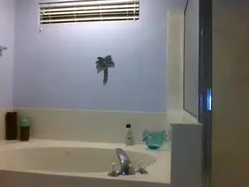 Hisbadhabit40  live sex cam