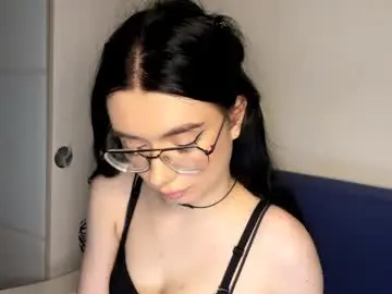 Mereditheurich  live sex cam