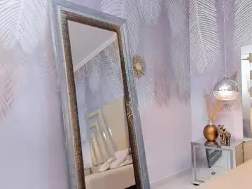 Miamaturee  live sex cam