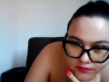 Millienut  live sex cam