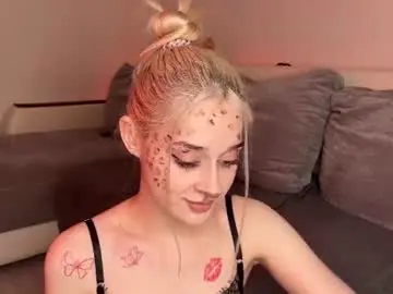 Tinyvivy  live sex cam