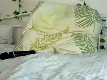 Yourscarlettdoll  live sex cam