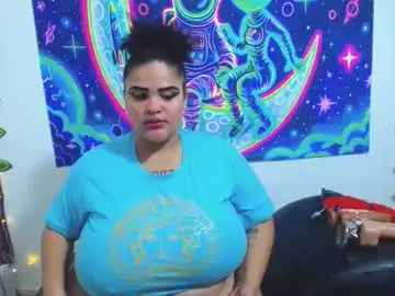 Latina_bigboos12  live sex cam