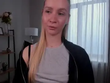 Meganhenns  live sex cam