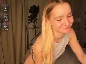 Meganhenns  live sex cam
