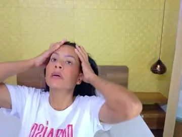 Mrs_buttocks  live sex cam