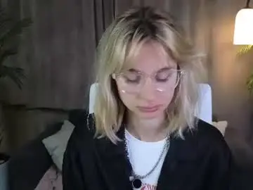 Nora_moreau  live sex cam