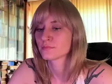 Retromarie  live sex cam