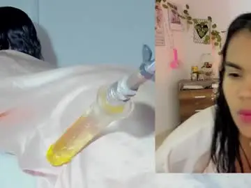 Rosy_emely_  live sex cam