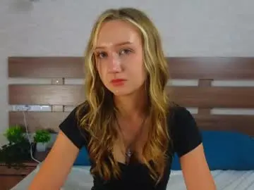 Tinapage  live sex cam