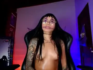 Ghostlydolll  live sex cam