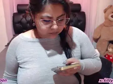 Kitty_eyes  live sex cam