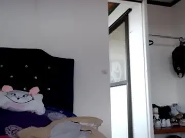 Misnicol  live sex cam