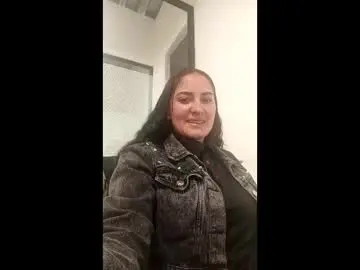 Misnicol  live sex cam
