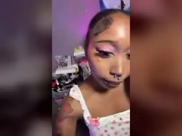 Pr3ttid0ll  live sex cam