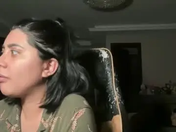 Therealcamilabaddie  live sex cam