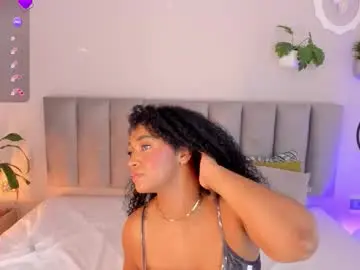 Tinacurly  live sex cam