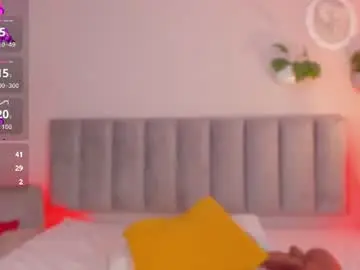 Tinacurly  live sex cam