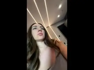 Tutmarinaa  live sex cam
