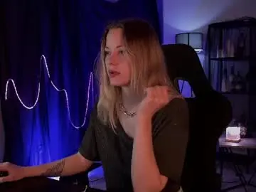Vireliamoonfall  live sex cam