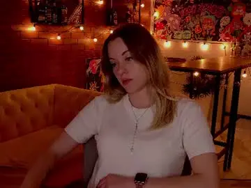 Vireliamoonfall  live sex cam