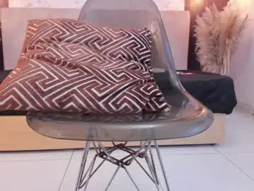 Emy_ly  live sex cam