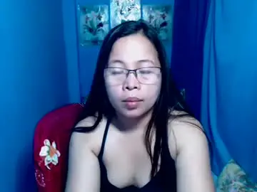 Lady_in_bed69  live sex cam