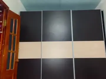 Cucgrueber  live sex cam